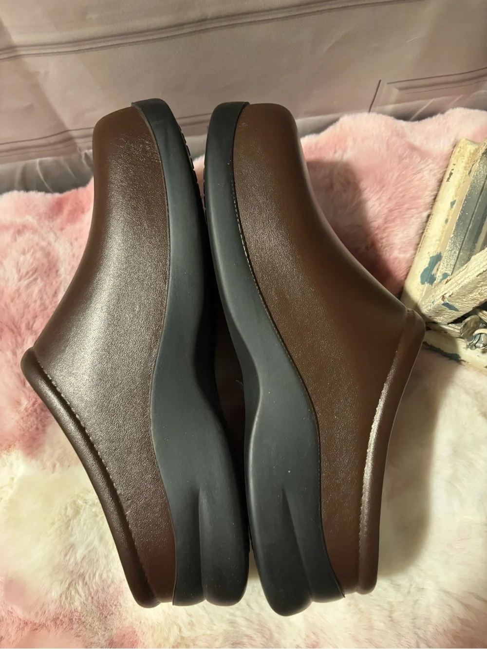 NWT KLOGS Men’s Edge Slip-Resistant Chestnut/Brown Slip-On Clogs, Size 11 M